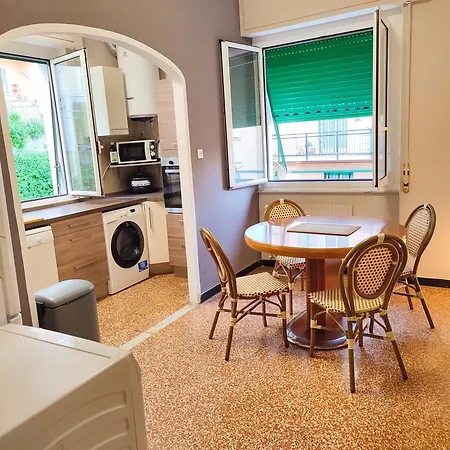 Luxury Apartment *